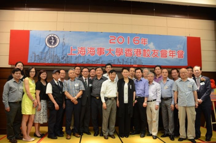 香港国际航运管理班校友代表合影 香港国际航运管理班校友代表合影