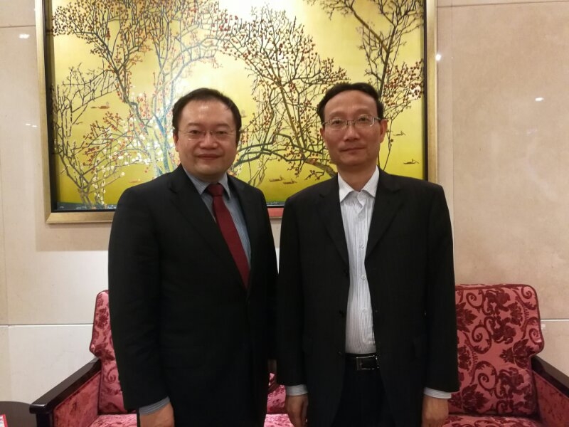 黄有方校长会见法国德莫斯培训教育集团总裁沈岱 黄有方校长会见法国德莫斯培训教育集团总裁沈岱