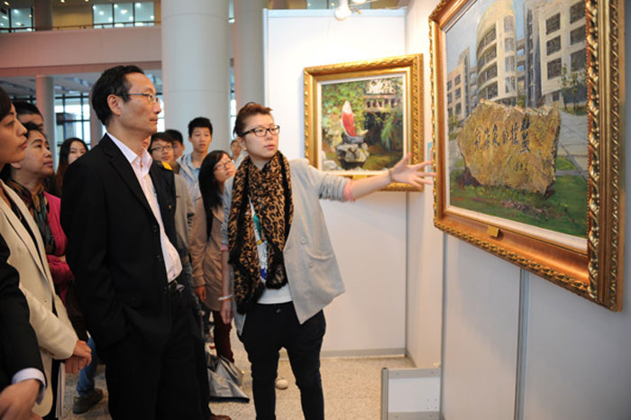 海大人文展览系列之上海海事大学首届校园风景油画大赛优秀作品展在图书馆展出