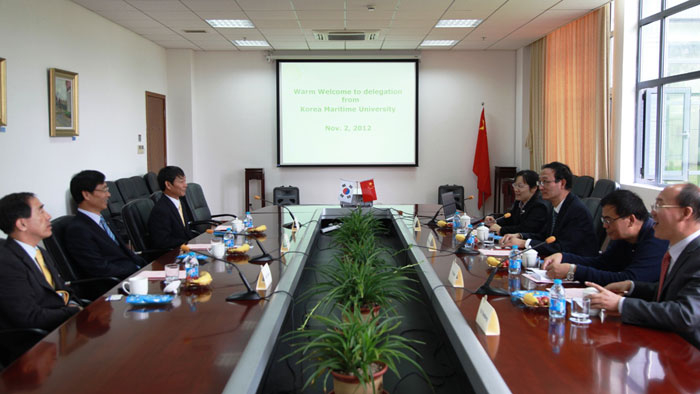 韩国海洋大学校长Park Han-il教授一行来校访问 会谈现场