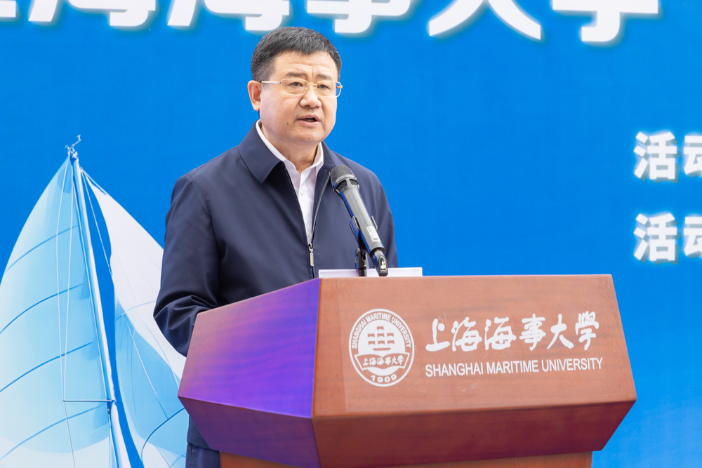 学校“天龙号”帆船启航仪式在滴水湖举行