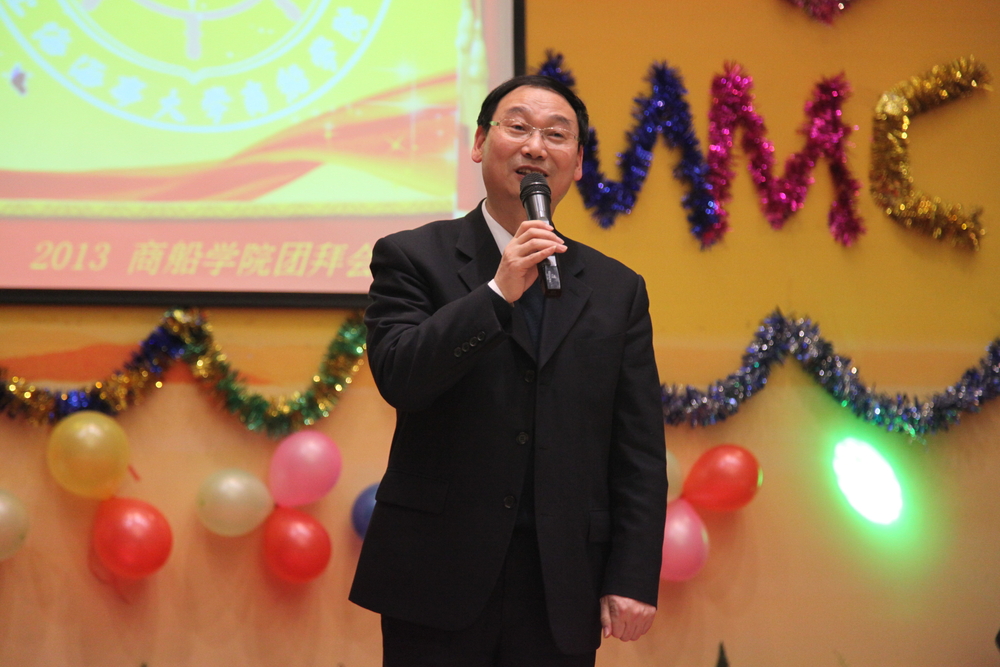 市教卫党委副书记、市教委副主任高德毅慰问商船学院教职工