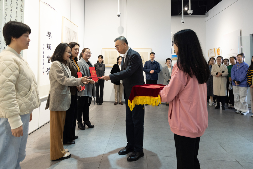 颁发参展证书-1