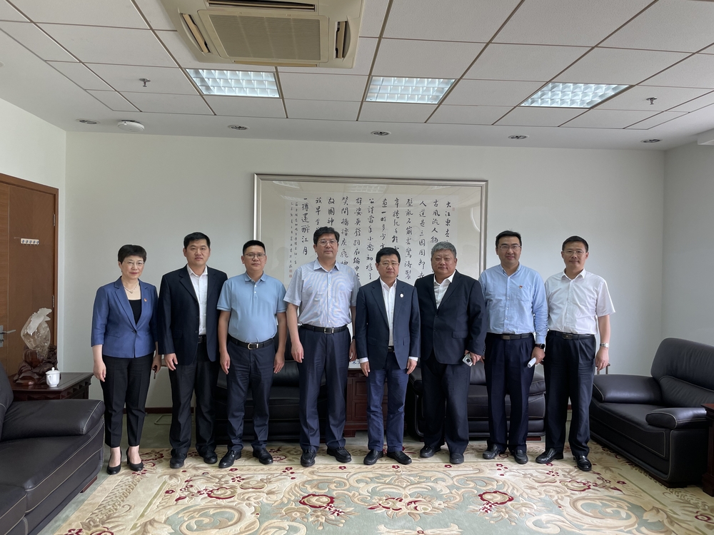 青岛市交通运输局与学校签订产教融合研究生联合培养实践基地协议