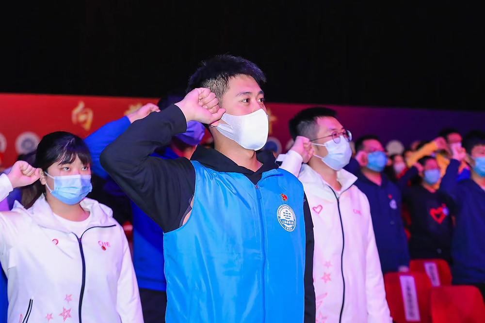 海事进博志愿者代表现场宣誓