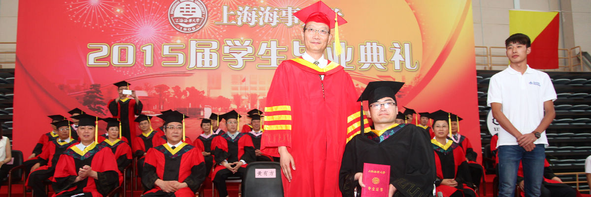 积极传递正能量 众媒体关注“渐冻人”大学生唐旭毕业