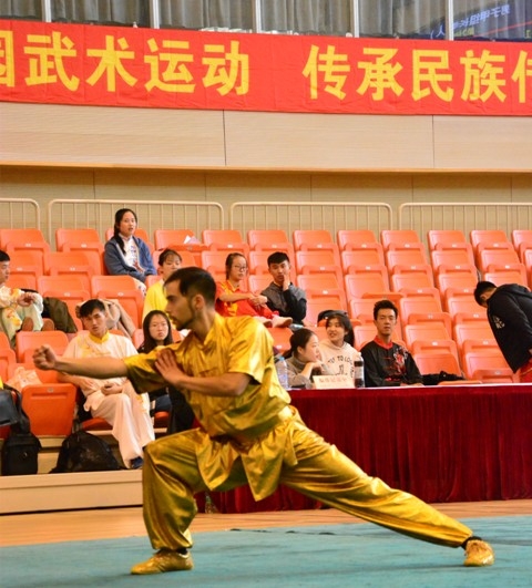 袁超在“2017年上海市大学生武术锦标赛”中蝉联男子长拳冠军