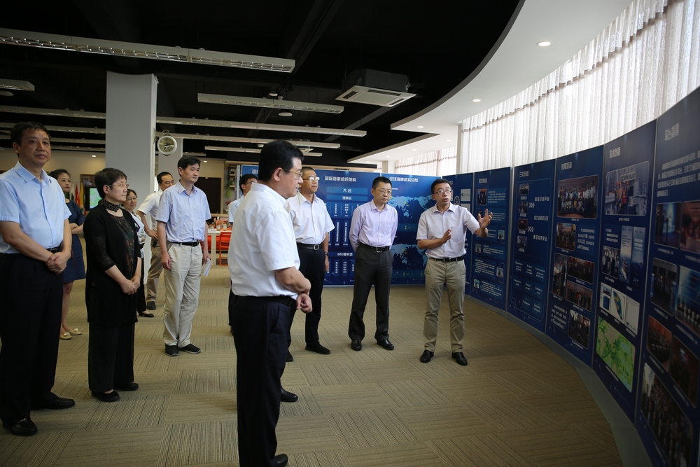 市人大外事委员会主任委员高德毅一行来校调研