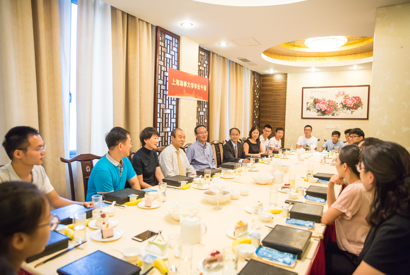 我校举办第三期“学长午餐”活动