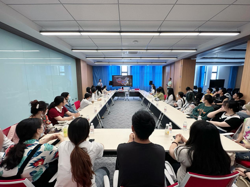 主题讲座现场互动交流