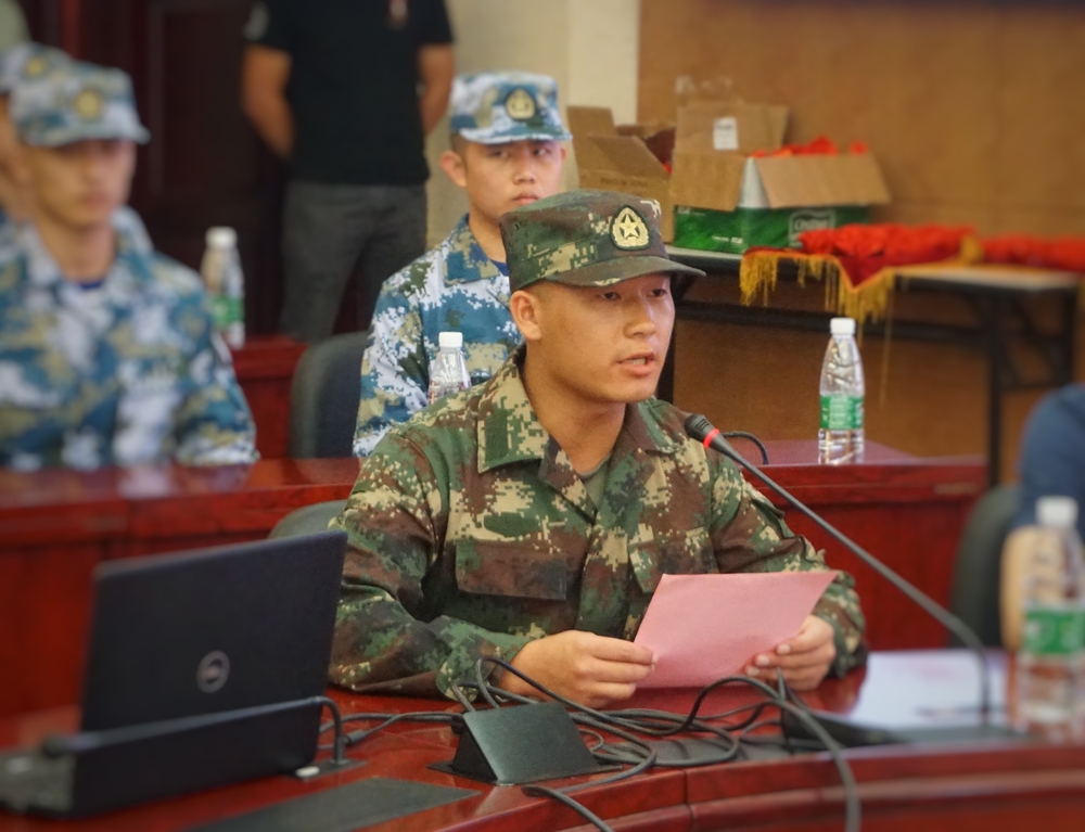 入伍学生代表发言