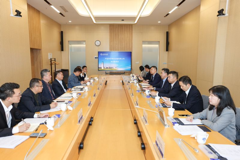 中远海运散货运输有限公司董事、总经理陈新川一行来校访问