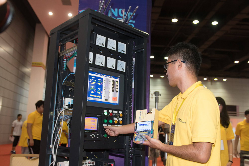 12强争霸赛实验演示