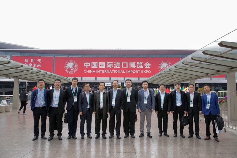 我校与会人员合影