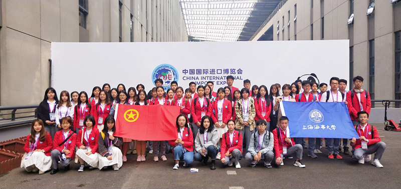 展区组和注册嘉宾接待组志愿者