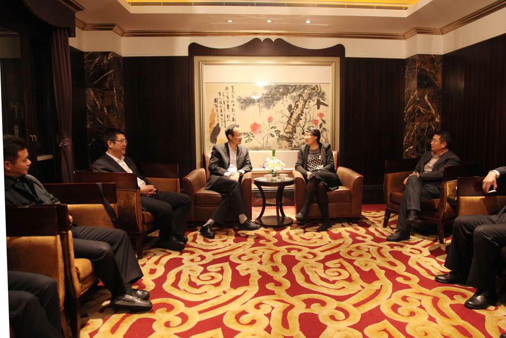 黄有方校长、杨万枫副校长会见天津港集团公司董事长张丽丽一行