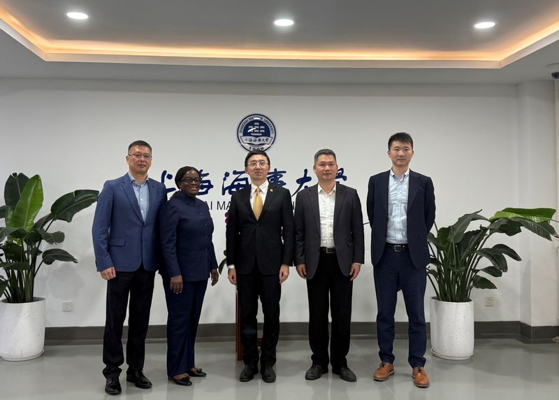 利比里亚海事局资深副局长玛格丽特·阿苏曼娜女士一行来校访问