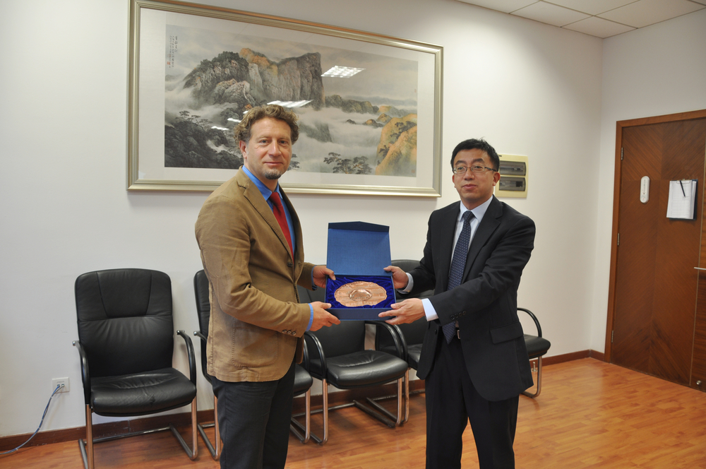 瑞士酒店管理教育集团学术总监来上海海事大学访问