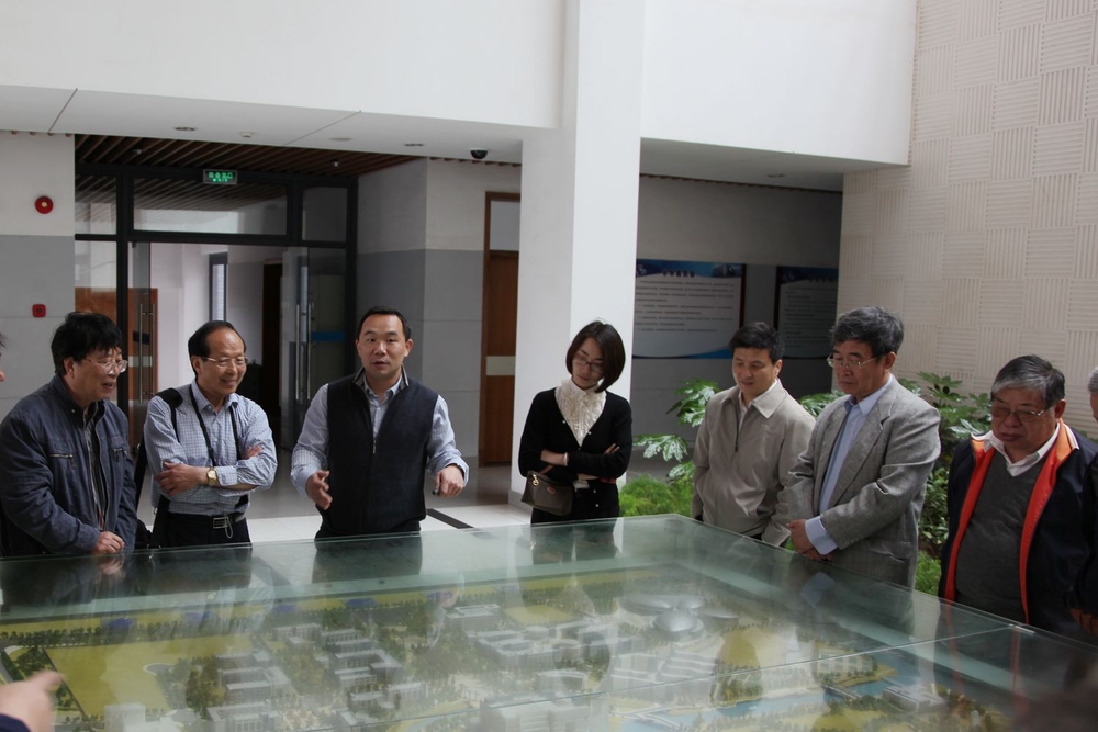 上海市教委退休第六党支部来我校开展活动