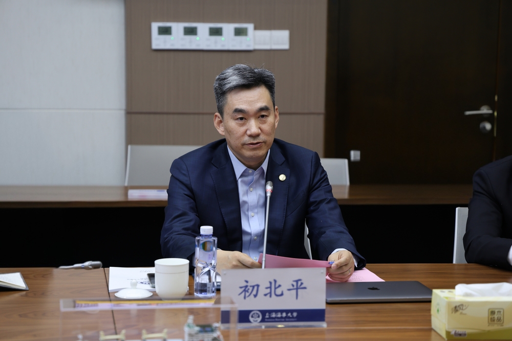 上海市司法局副局长董海峰一行来校调研