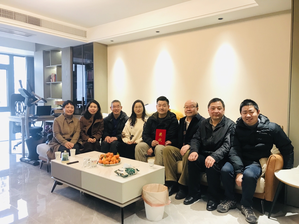 到蔡游明博士家中慰问