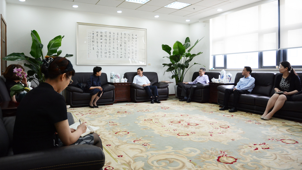 宋宝儒书记、陆靖校长接待民盟上海市委专职副主委杨德妹一行