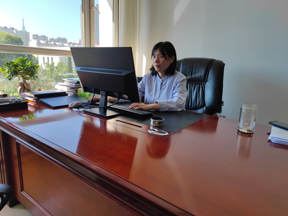 中央第22批博士服务团成员、在辽宁省朝阳市建平县政府挂职的徐艳丽副教授