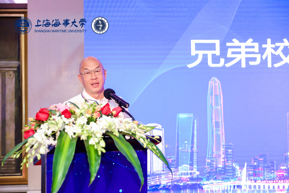 山东校友会会长刘洁代表兄弟校友会致辞