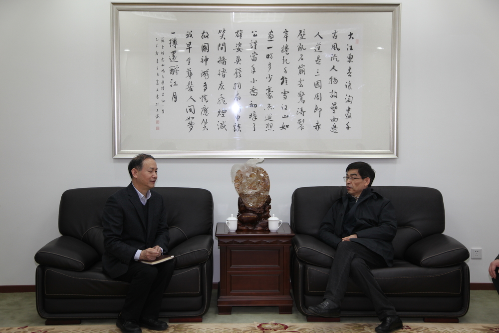 浦东新区统战部常务副部长钟瞿伟一行来校调研