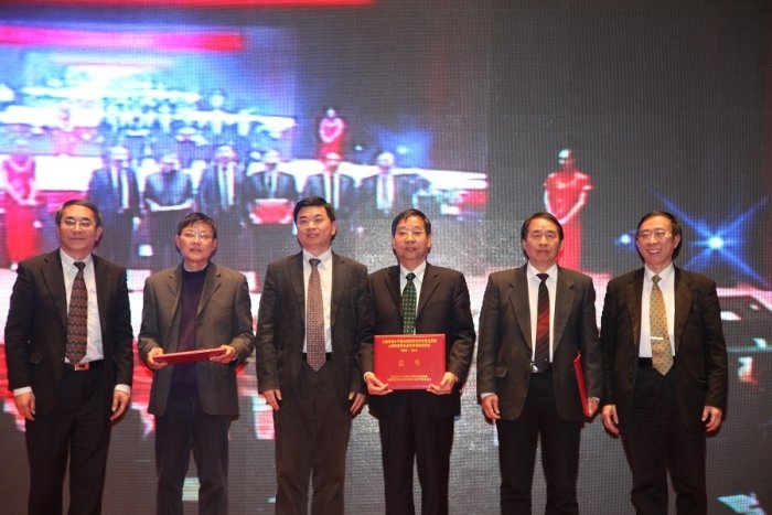 我校教师参加上海市第九届邓小平理论研究和宣传优秀成果、第十一届哲学社会科学优秀成果颁奖典礼