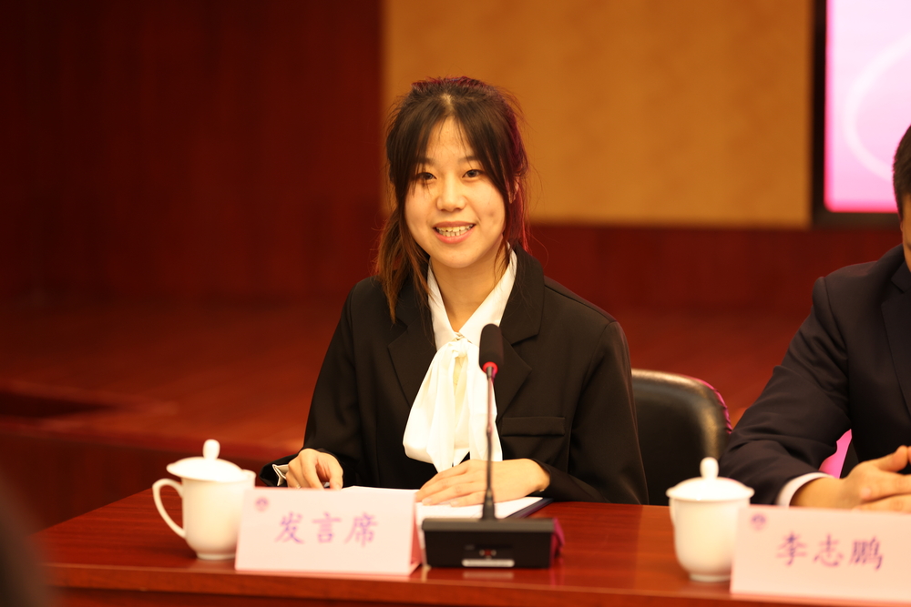 校三八红旗手（学生）白洁发言