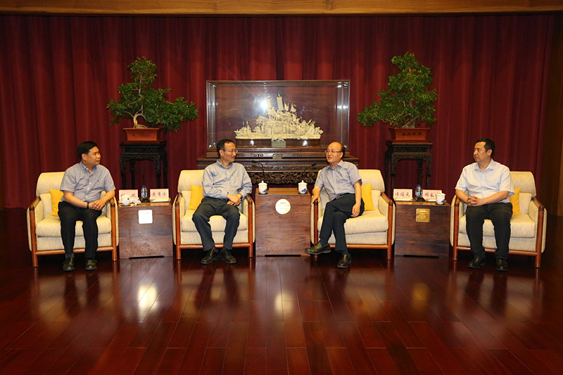 黄有方校长一行走访北京地区有关校友及校友企业