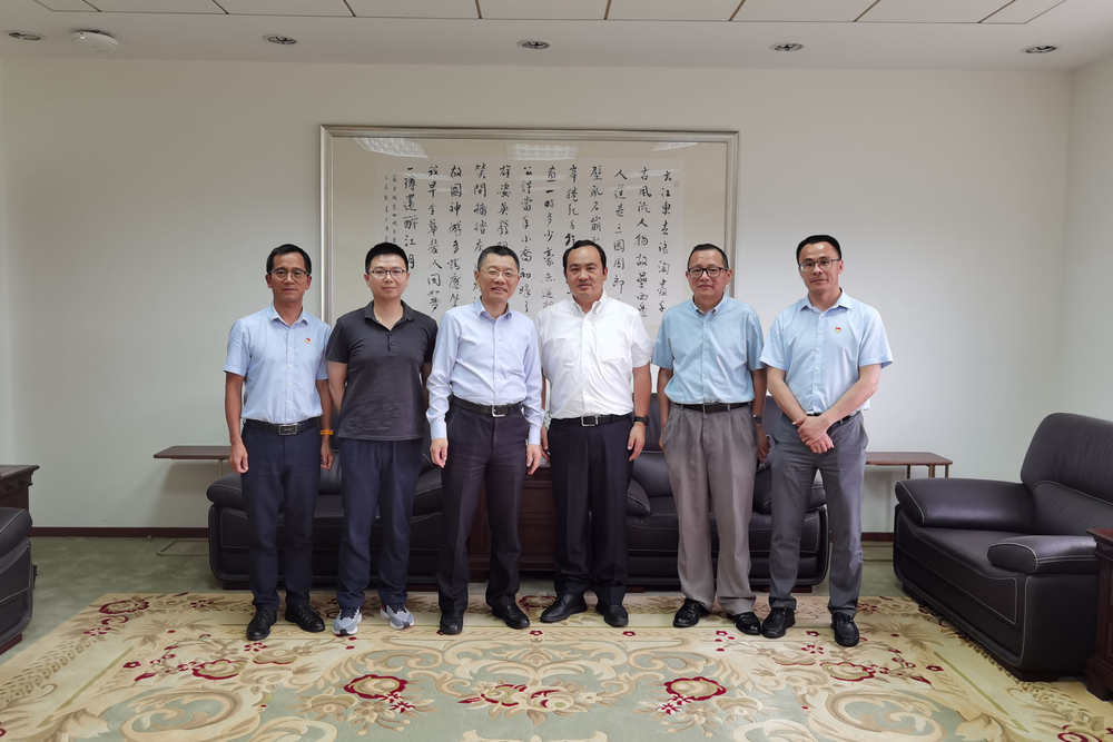 陆靖校长会见叶聪总设计师