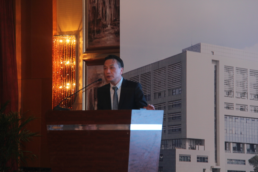 严伟副校长发表主旨演讲