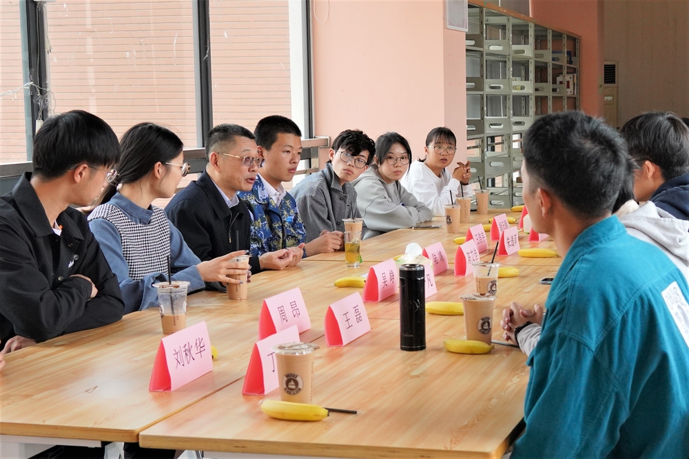 上海海事大学举办第二期“校长有约”午餐座谈会