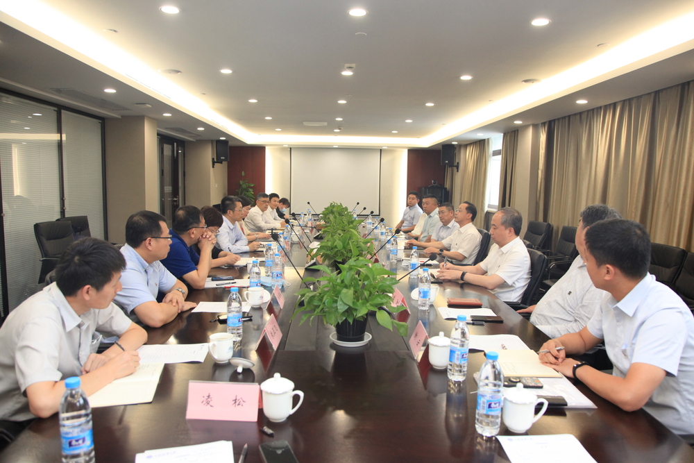 天津港集团党委书记、董事长褚斌一行来校访问