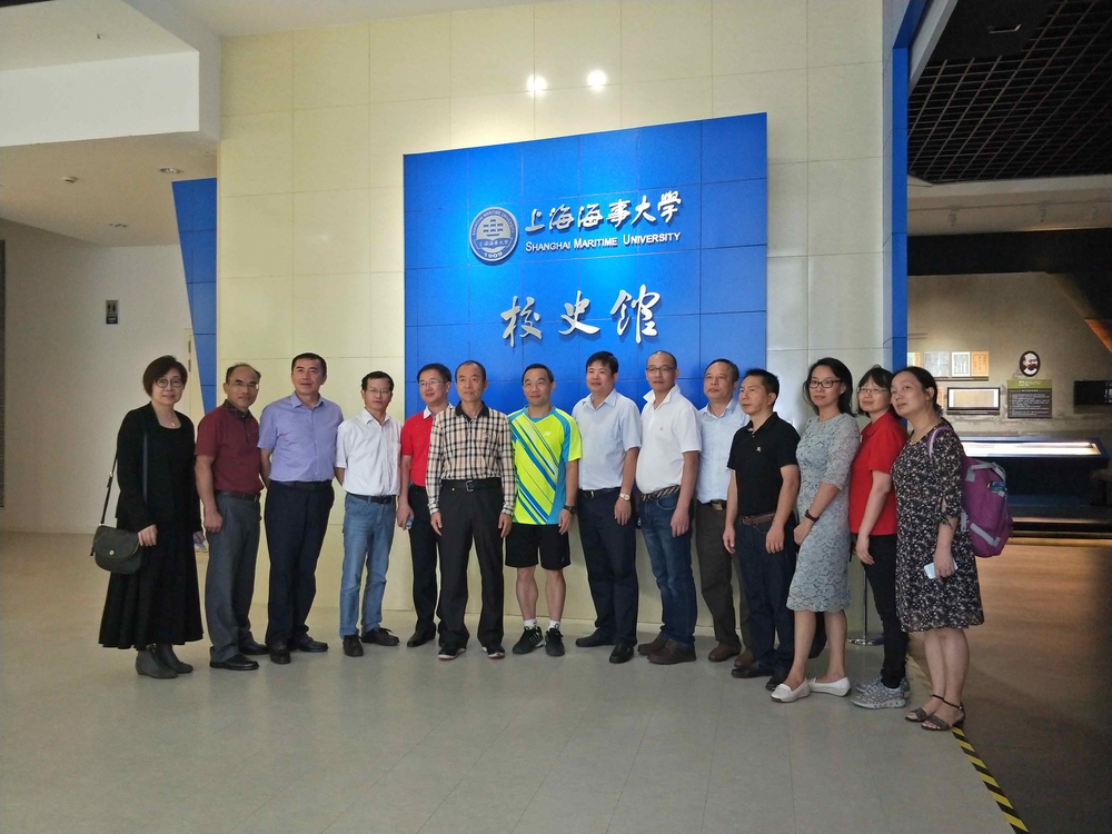 我校1983级水运会计专业校友举行毕业30周年返校联谊活动