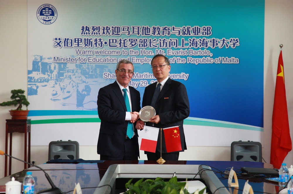 马耳他教育与就业部长巴托罗一行来校访问