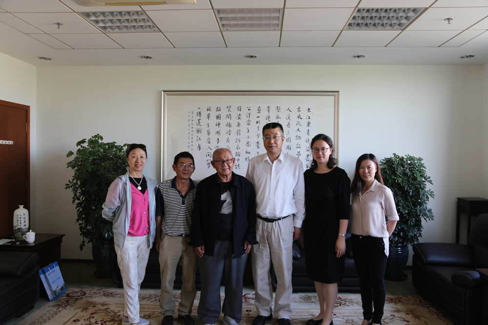 杨万枫副校长接待来宾