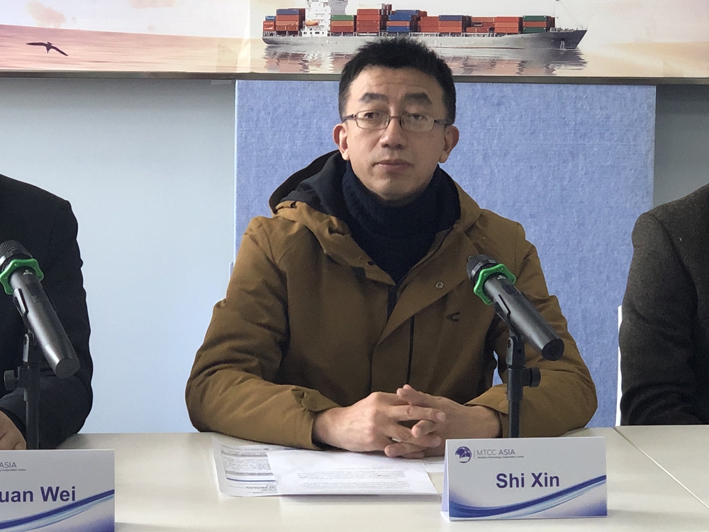 施欣副校长致欢迎辞