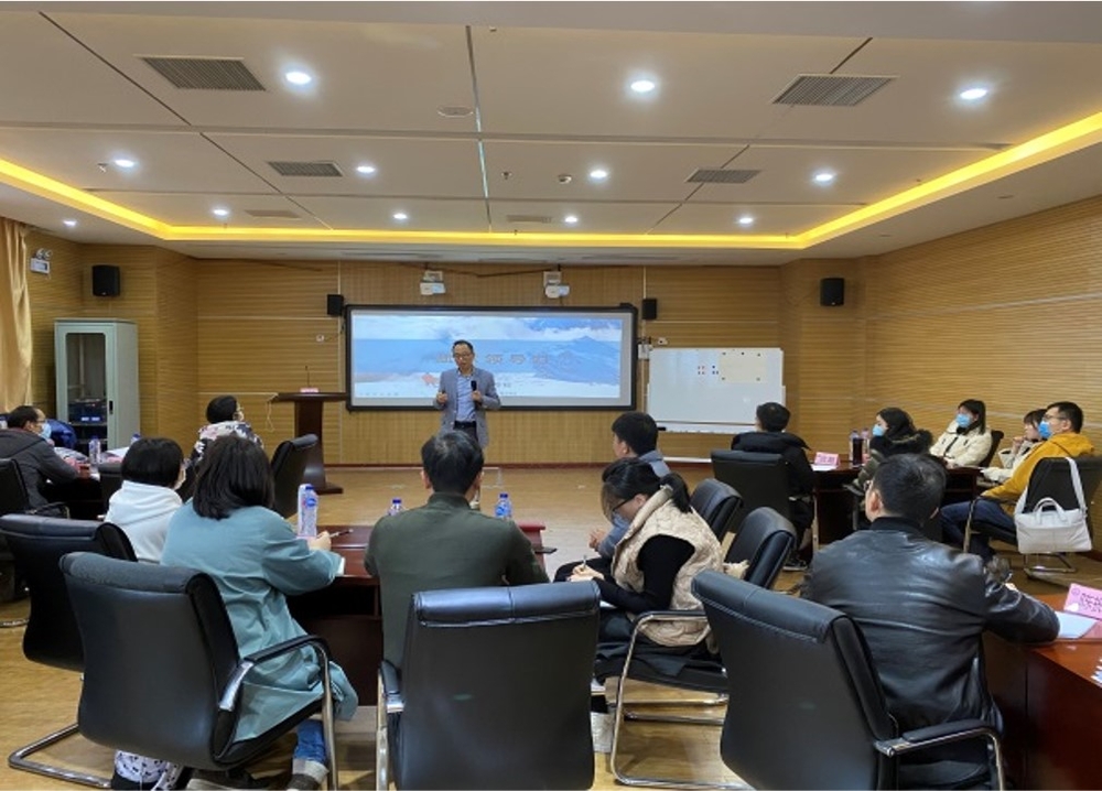 “企业家辅导员”为学生工作队伍开展能力拓展训练营