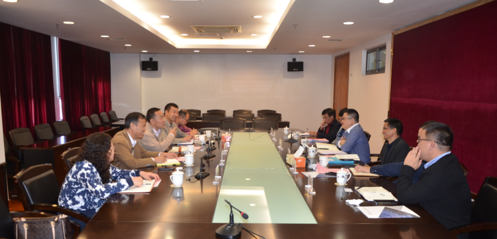 校党委副书记、副校长王海威调研课程思政建设工作