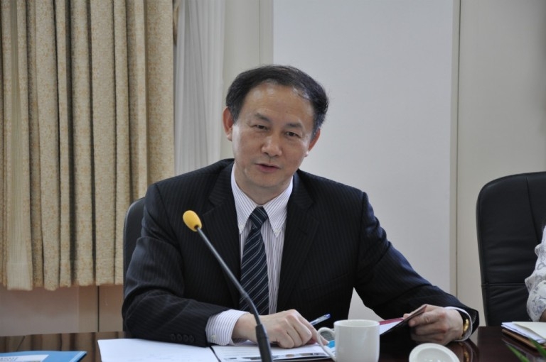 比利时蒙斯大学副校长Pierre Dehombreux来校访问