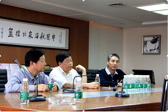 学校对“育明”轮、“育锋”轮进行现场检查