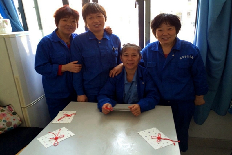 感恩节感谢后勤宿管阿姨活动