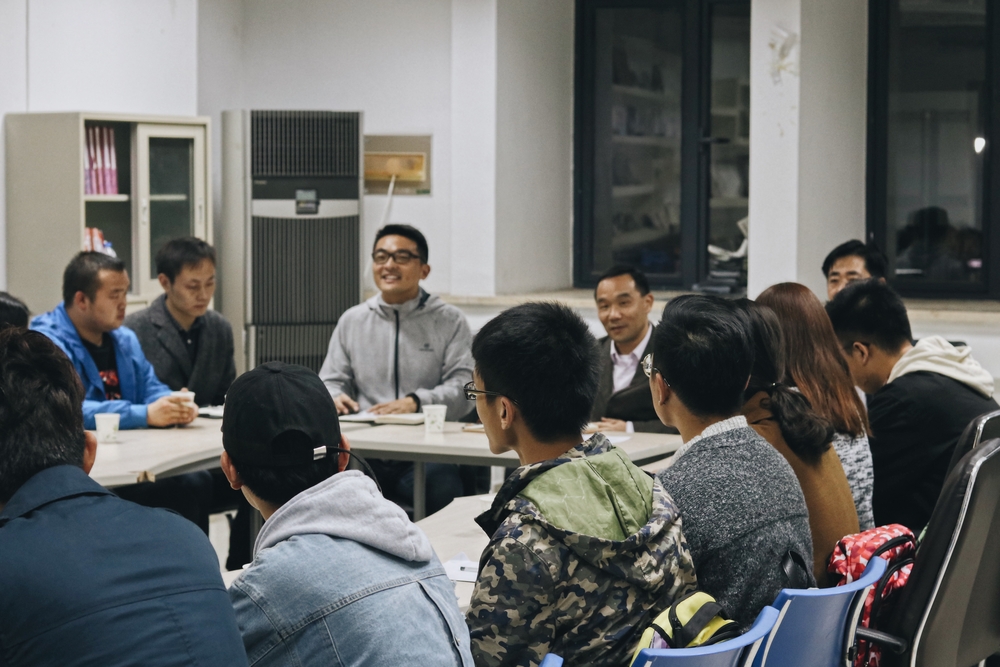 上海海事大学举行学生社团座谈会