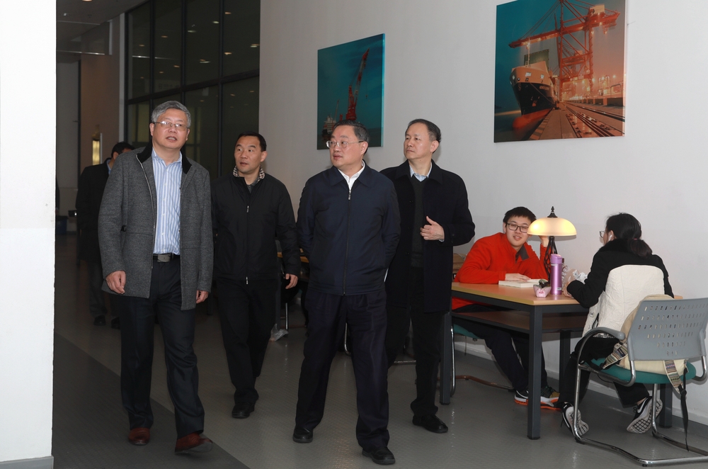 调研组实地走访调研