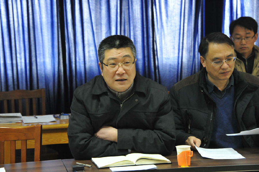 我校召开第五届图书情报工作委员会年会暨2014年文献资源建设方案评审会