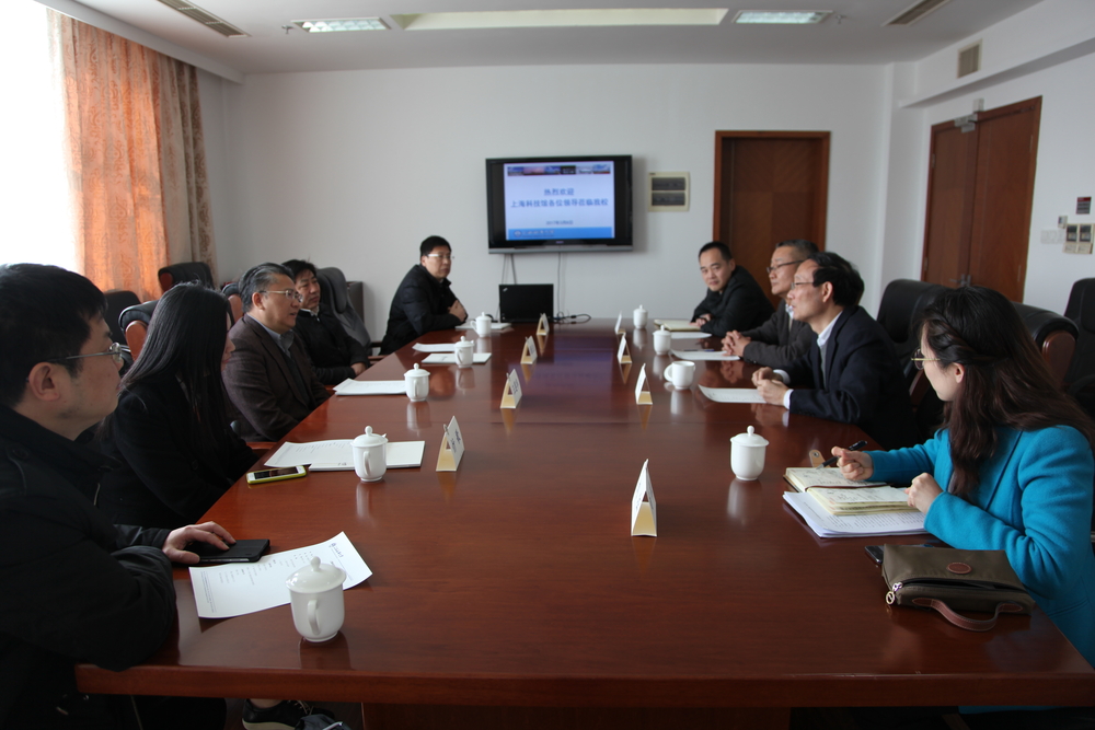 上海科技馆王莲华书记一行来校调研