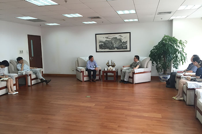 上海国际航运研究中心副主任肖宝家一行拜访虹口区徐彬副区长